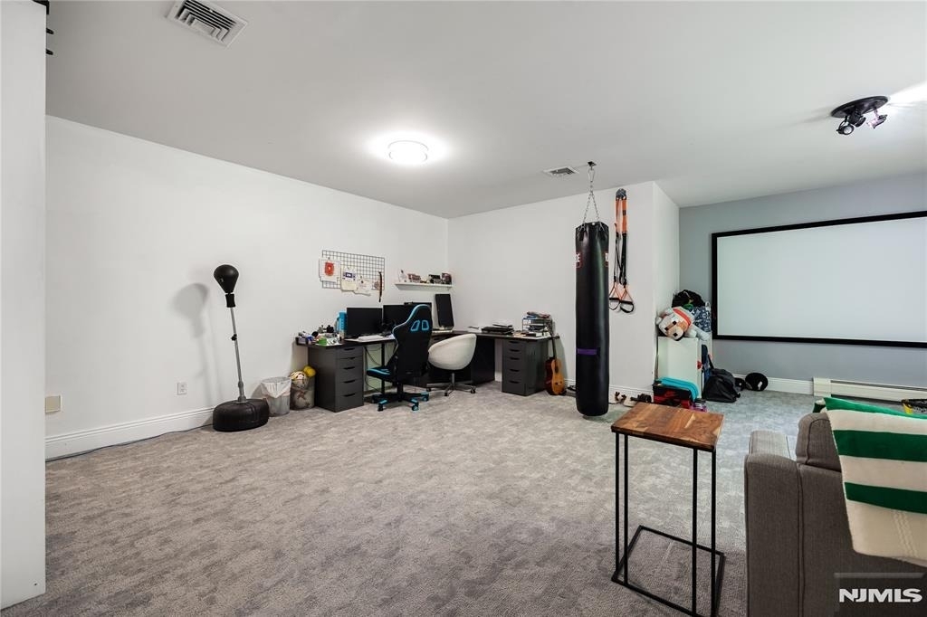 86 George - Photo 28