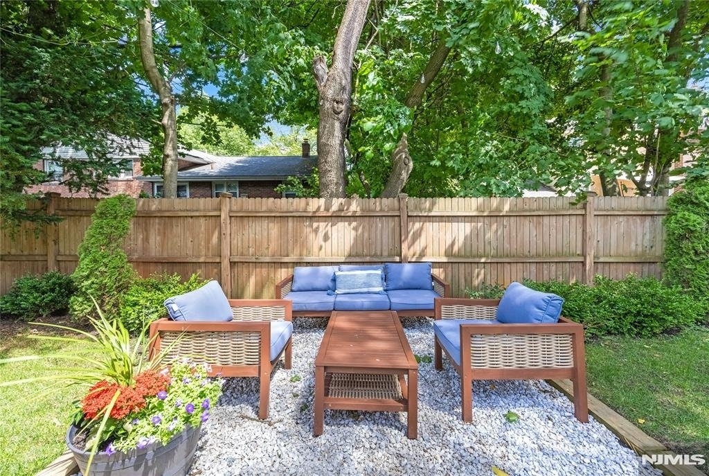 86 George - Photo 32