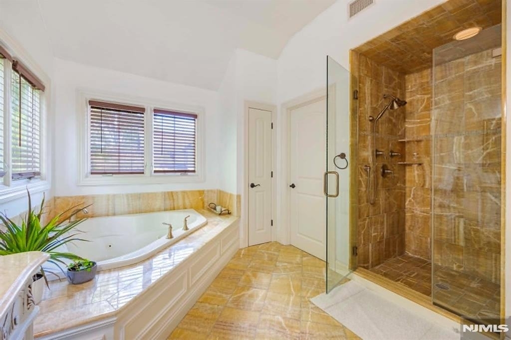 86 George - Photo 21