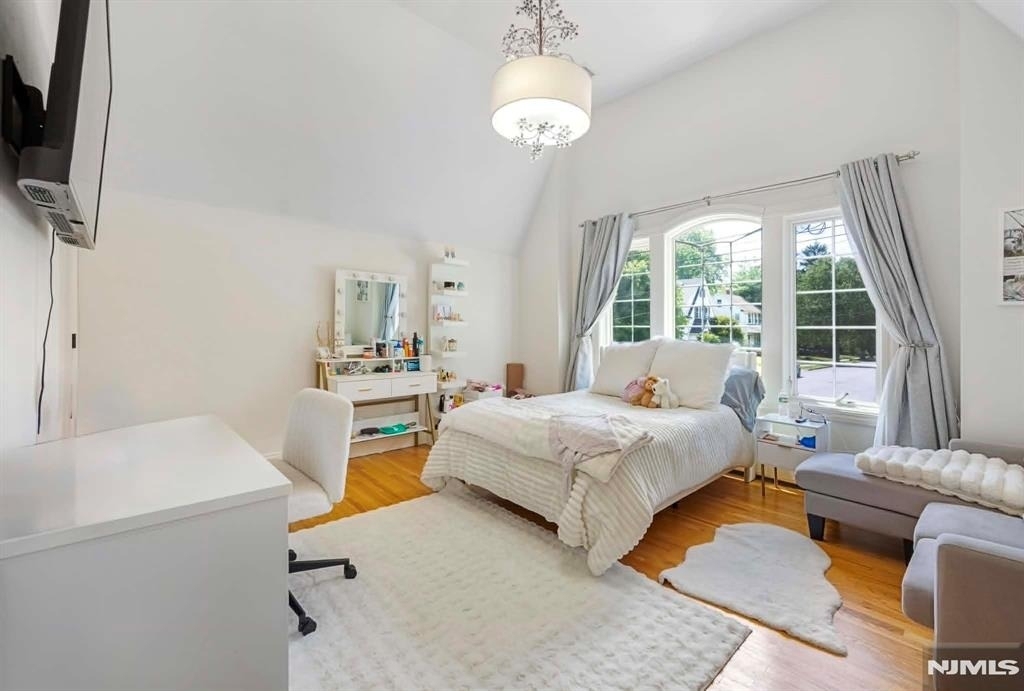 86 George - Photo 25