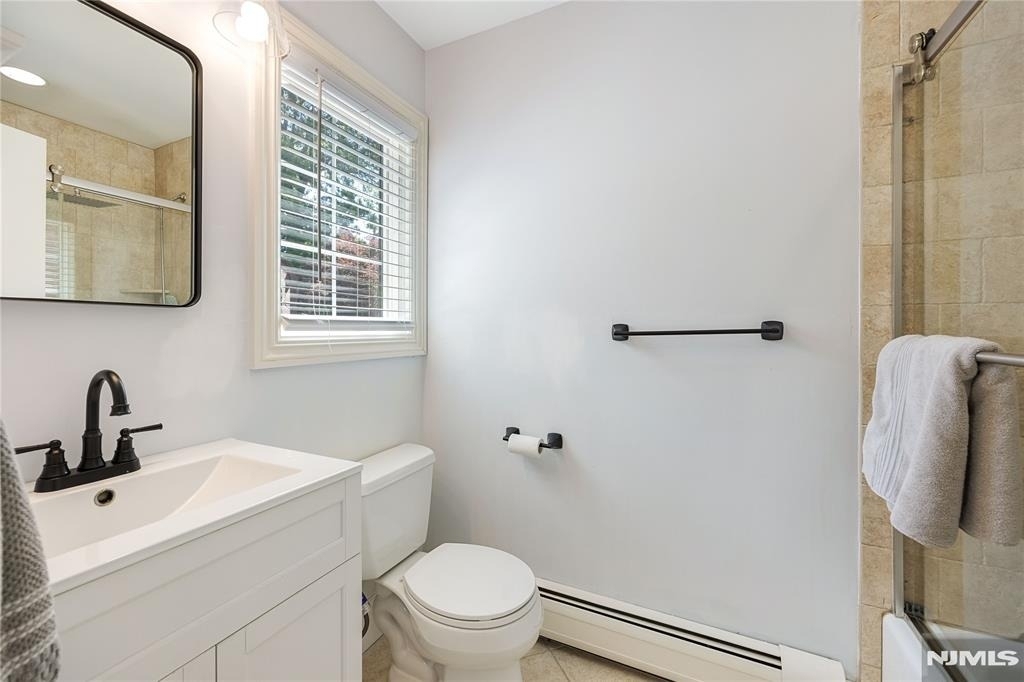 86 George - Photo 26