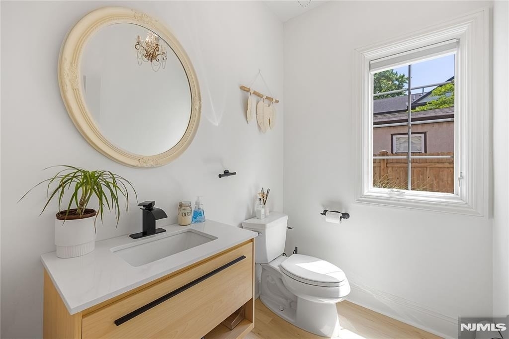 86 George - Photo 15