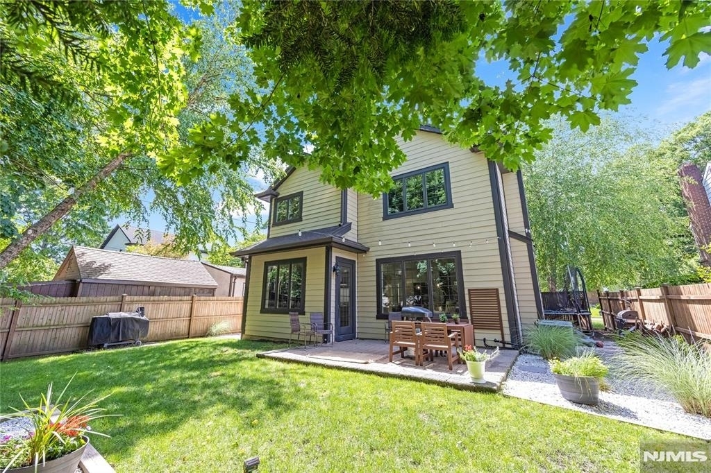 86 George - Photo 35