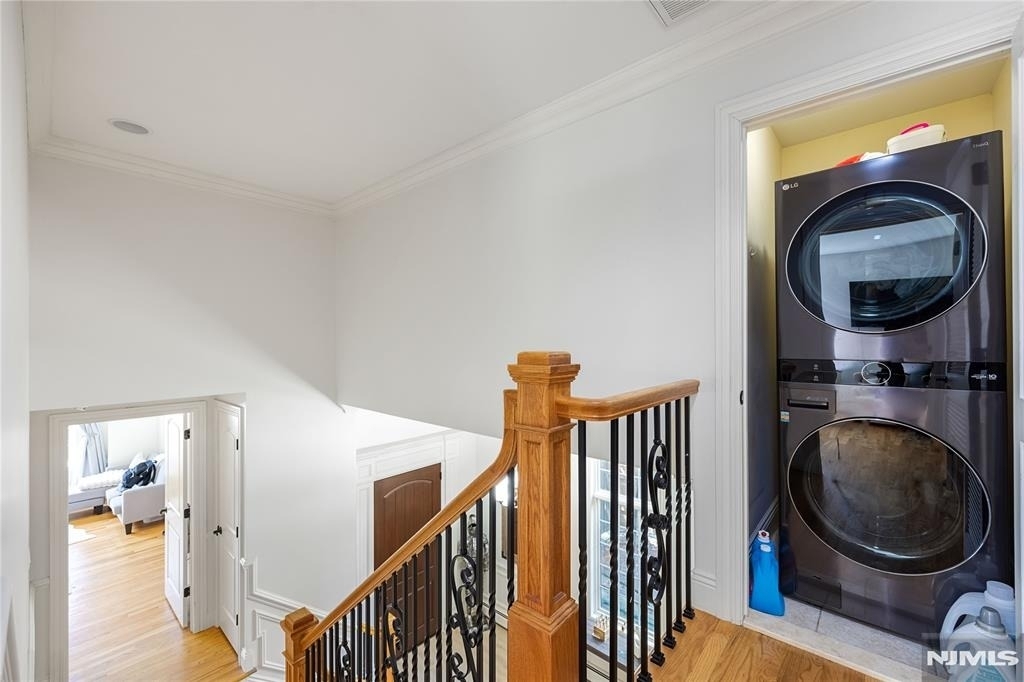86 George - Photo 22
