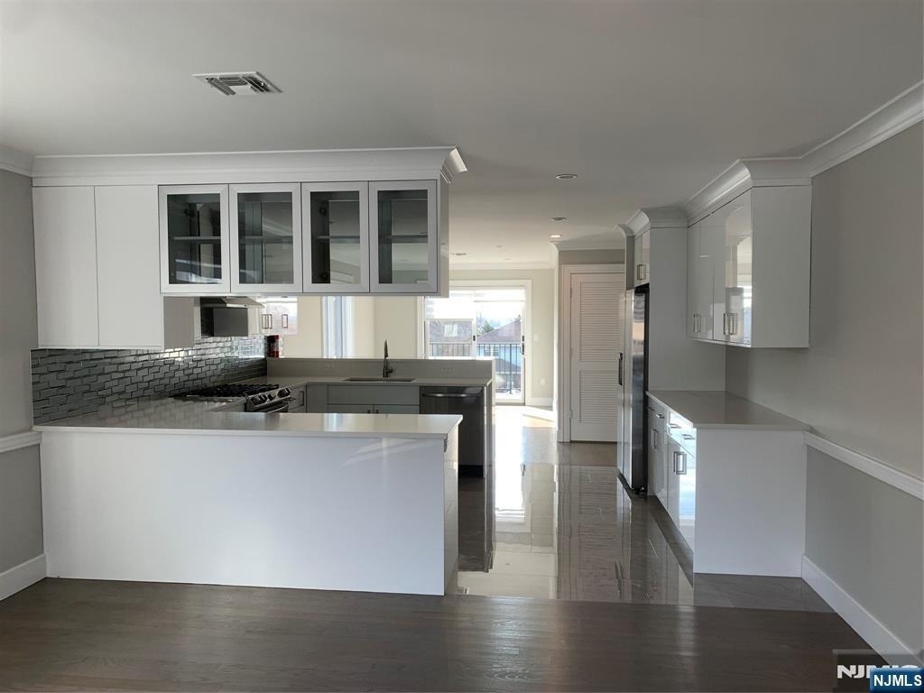 56 W Ruby - Photo 8
