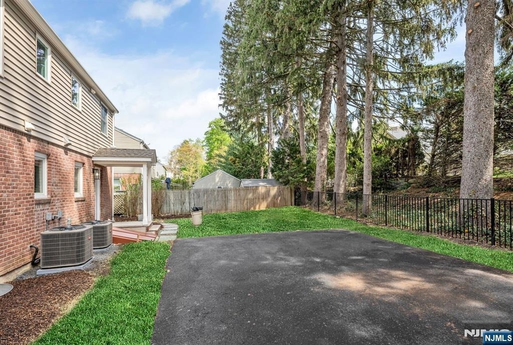 399 Gilbert - Photo 12