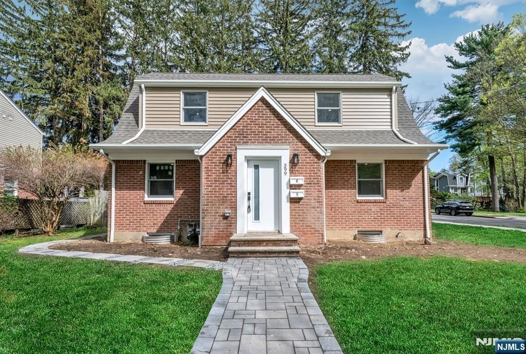 399 Gilbert - Photo 0
