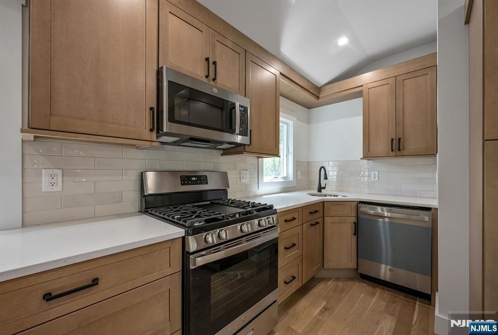 399 Gilbert - Photo 6