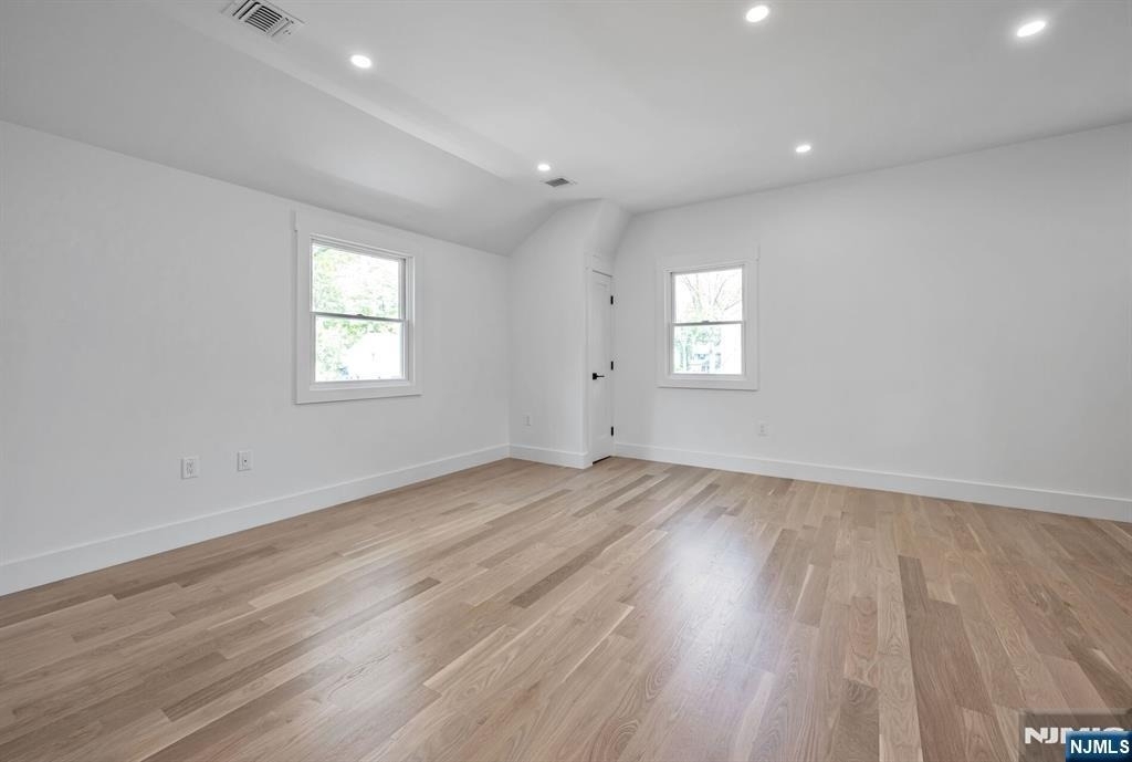 399 Gilbert - Photo 2