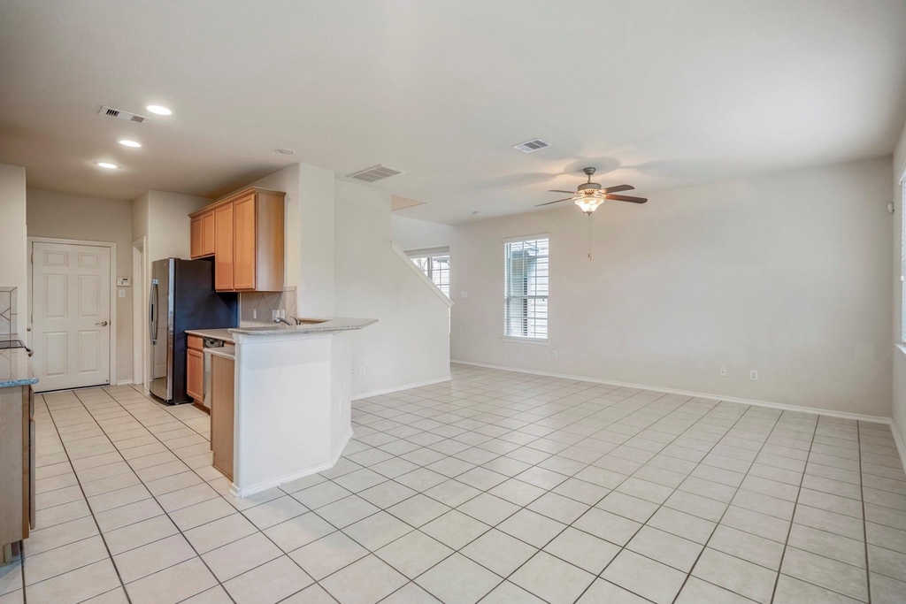 6419 Calgary Woods Lane - Photo 13