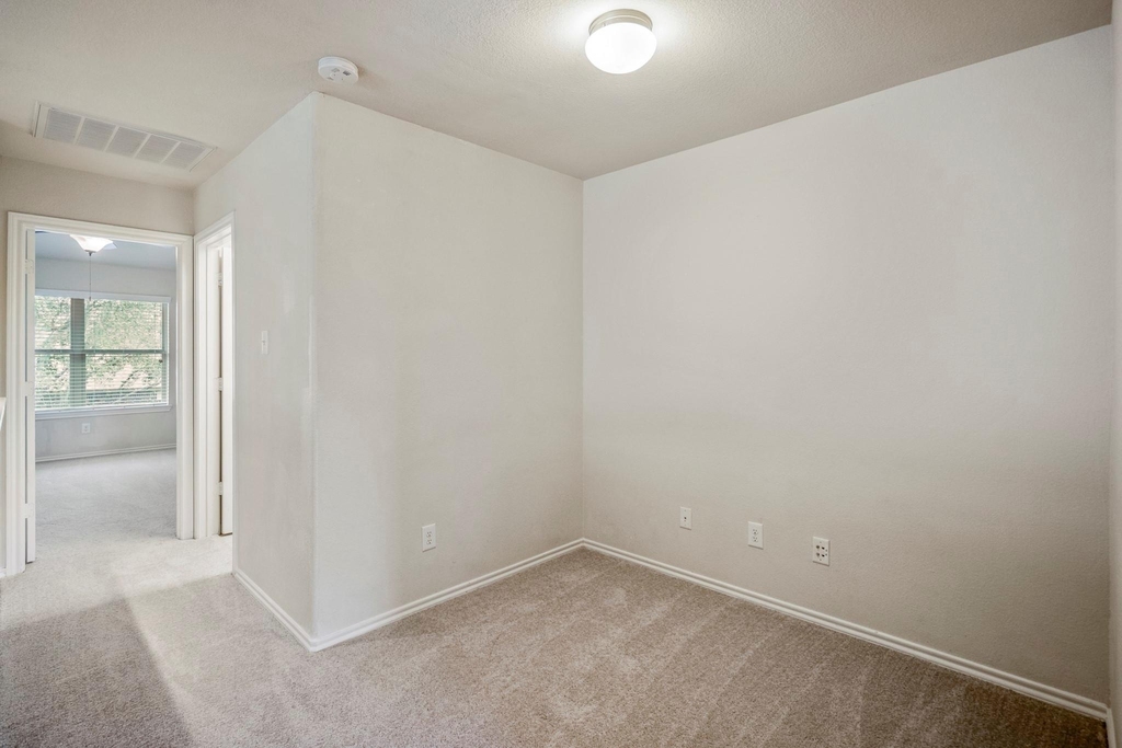 6419 Calgary Woods Lane - Photo 20
