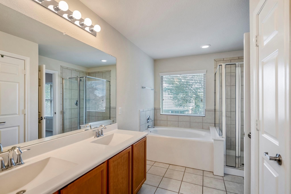 6419 Calgary Woods Lane - Photo 28