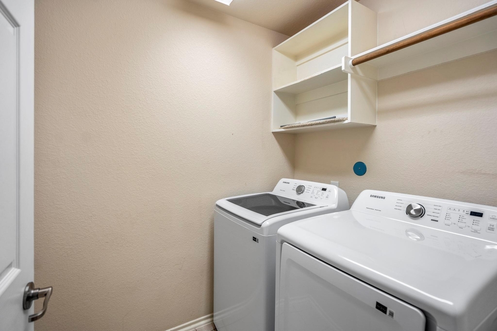 6419 Calgary Woods Lane - Photo 39