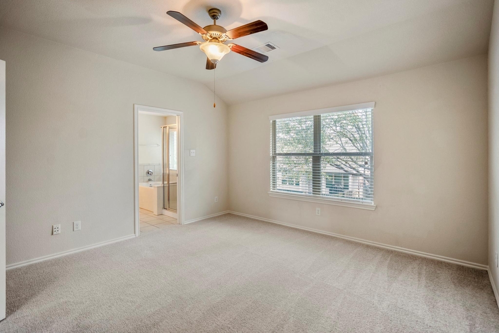 6419 Calgary Woods Lane - Photo 24