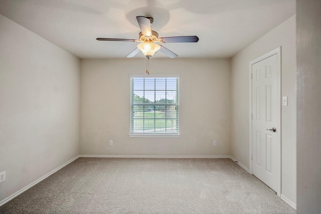 6419 Calgary Woods Lane - Photo 35