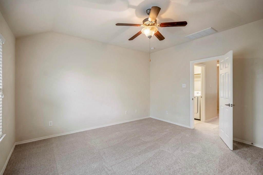 6419 Calgary Woods Lane - Photo 25