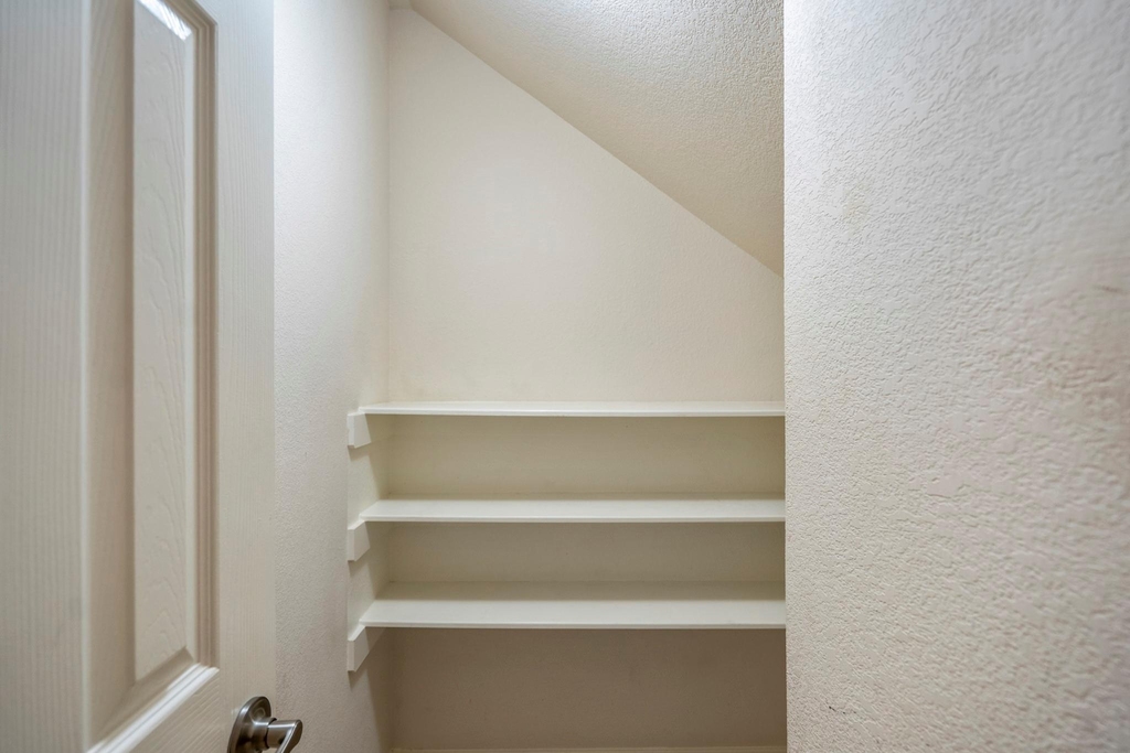 6419 Calgary Woods Lane - Photo 37