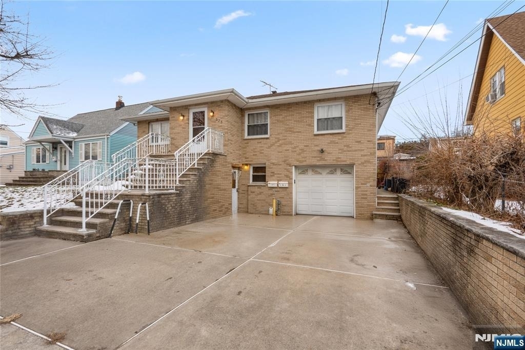 325 Westervelt - Photo 2