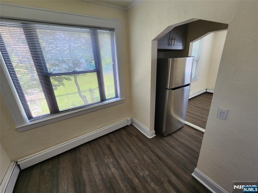 432 Broad - Photo 1