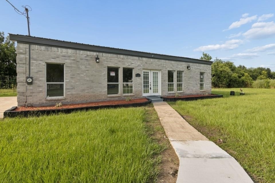638 Kelly Lane - Photo 1