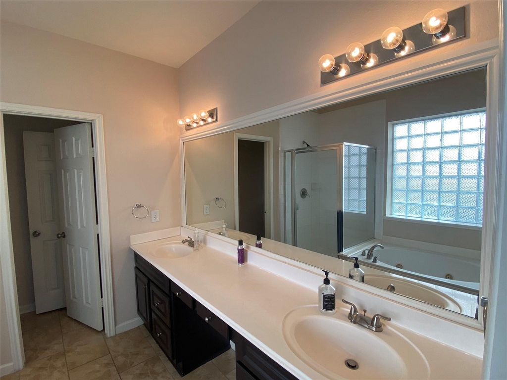 7626 Brighton Knolls Lane - Photo 5