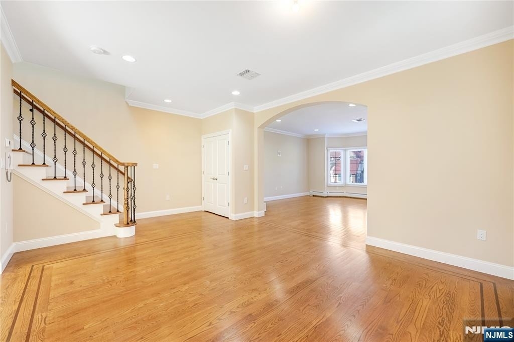 64 W Harwood - Photo 5