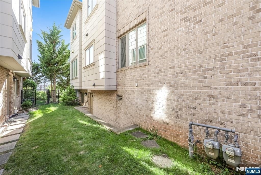 64 W Harwood - Photo 31