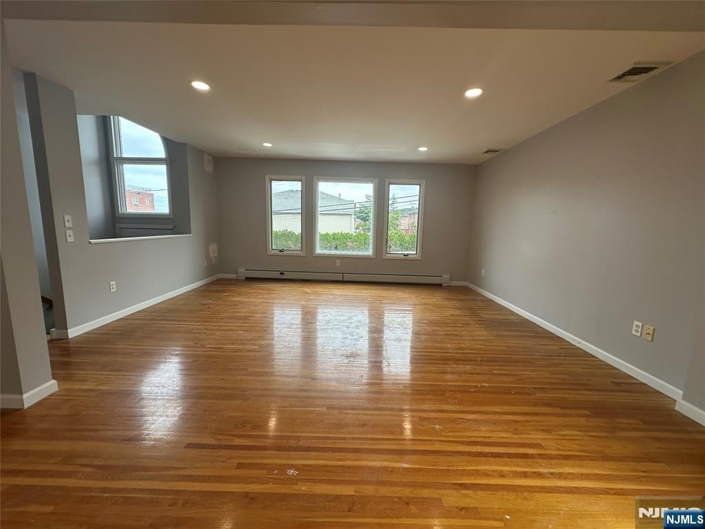 18 E Washington - Photo 2
