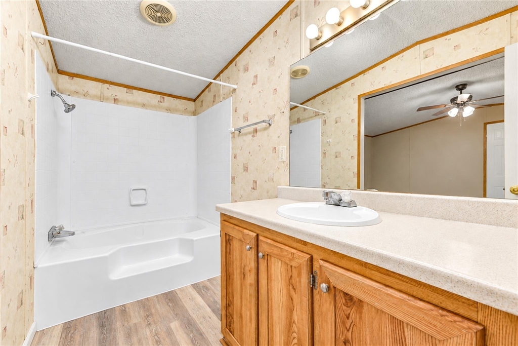 717 Hayman St - Photo 33