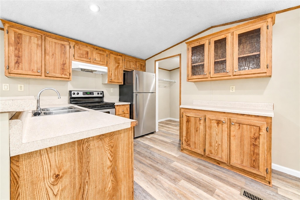 717 Hayman St - Photo 12