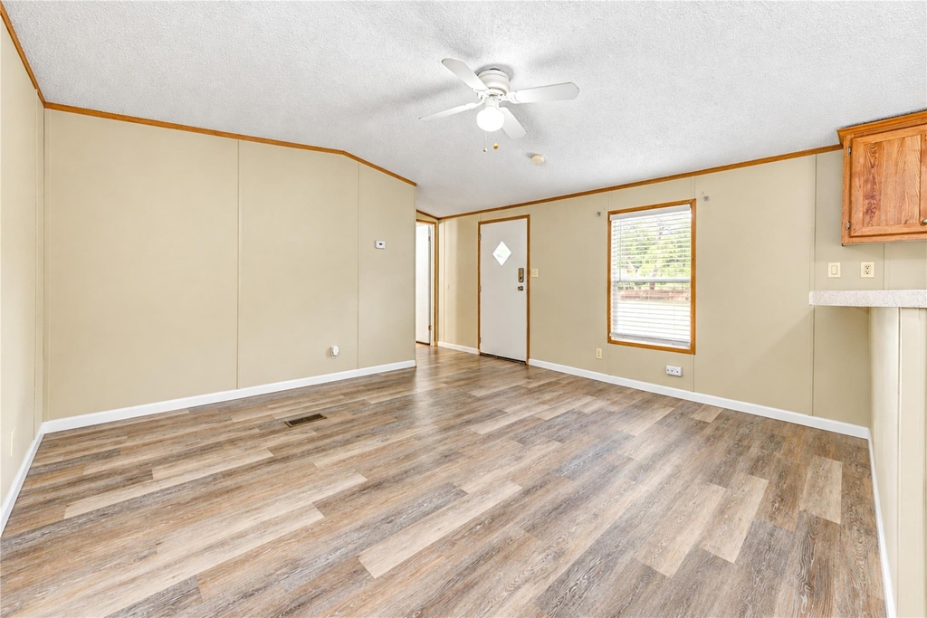 717 Hayman St - Photo 7
