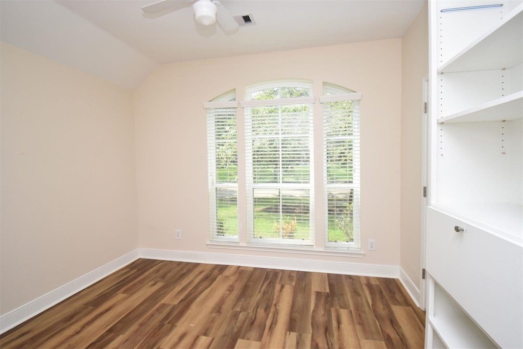 1822 Diamond Brook Drive - Photo 3