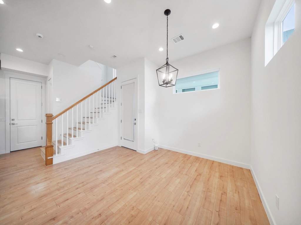 8934 Knoll Villas Street - Photo 6