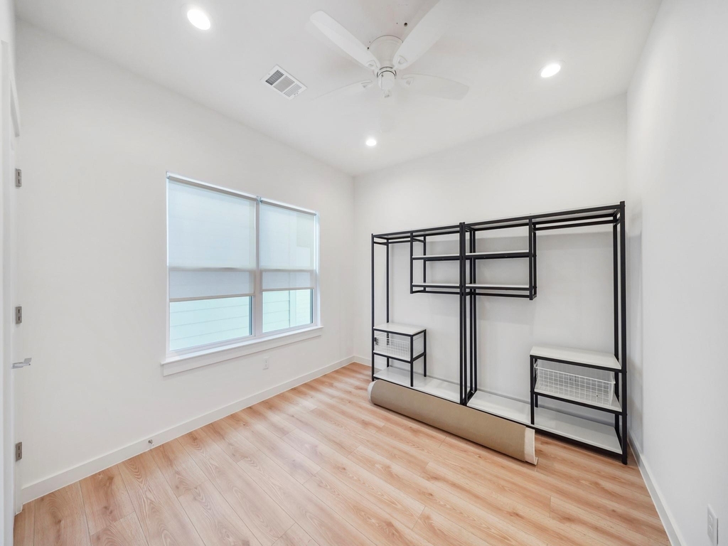8934 Knoll Villas Street - Photo 9