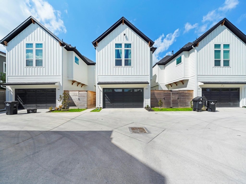 8934 Knoll Villas Street - Photo 1