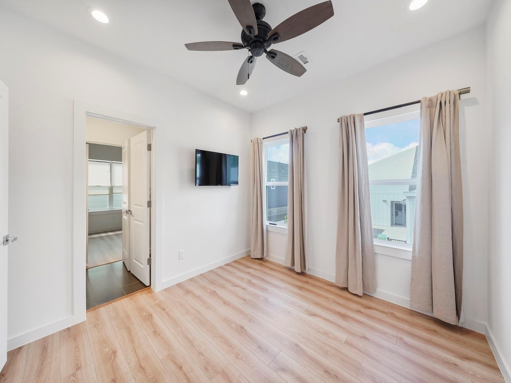 8934 Knoll Villas Street - Photo 7