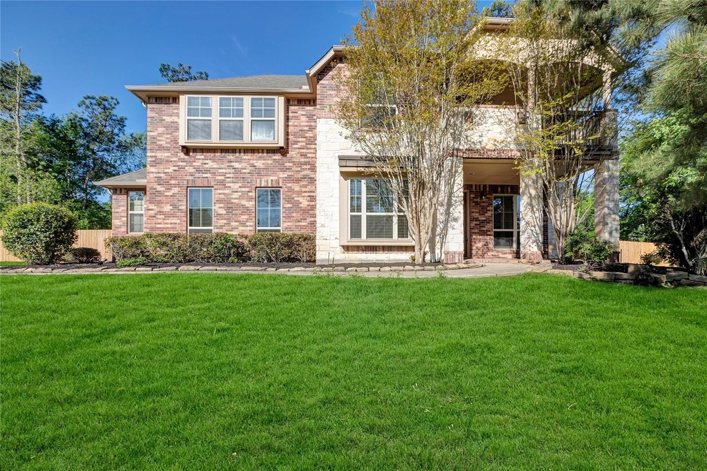 40515 Manor Drive - Photo 0