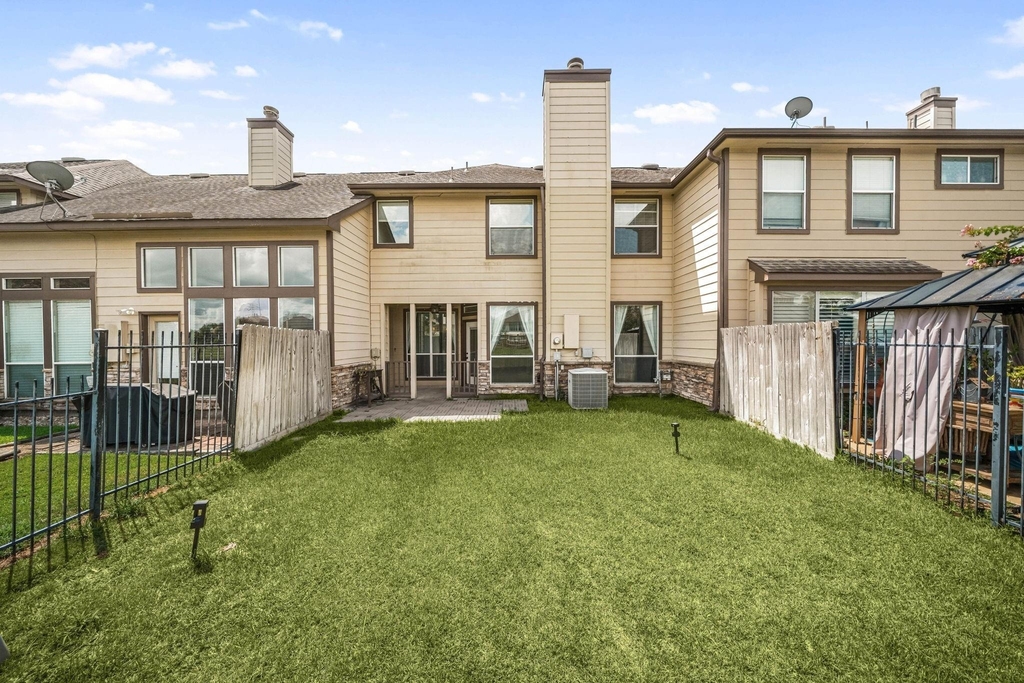 8026 Loyel Pointe Drive - Photo 24