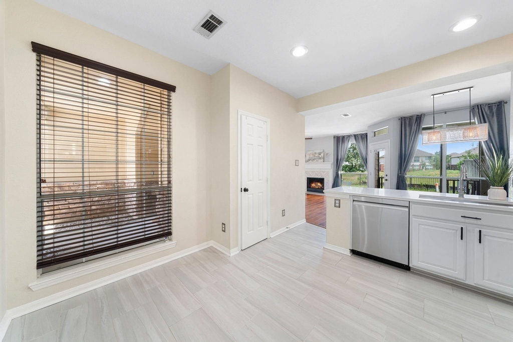 8026 Loyel Pointe Drive - Photo 11
