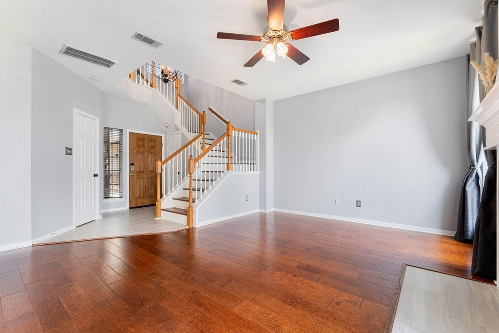8026 Loyel Pointe Drive - Photo 7