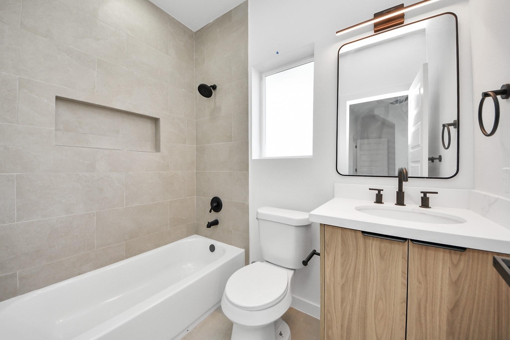 1216 E 34th Street - Photo 10