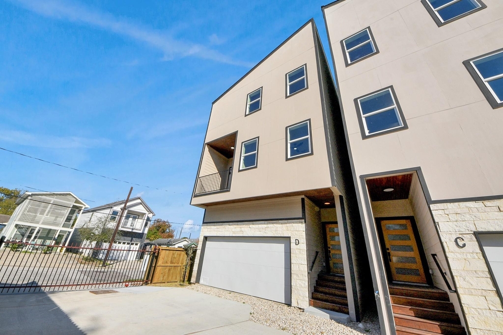 1216 E 34th Street - Photo 2