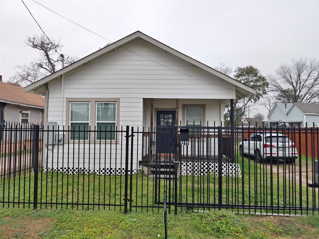 1217 Campbell Street - Photo 3