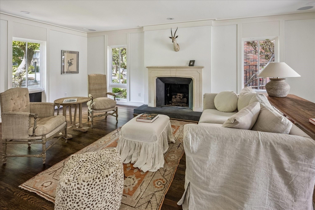 2121 Bolsover Street - Photo 4