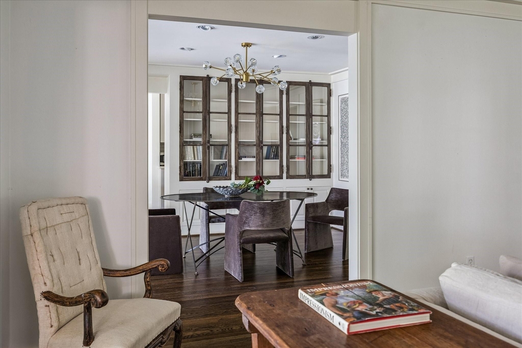 2121 Bolsover Street - Photo 5