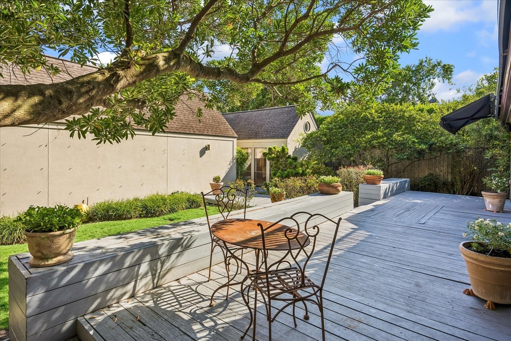 2121 Bolsover Street - Photo 41
