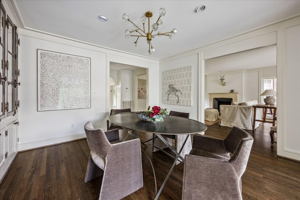 2121 Bolsover Street - Photo 12