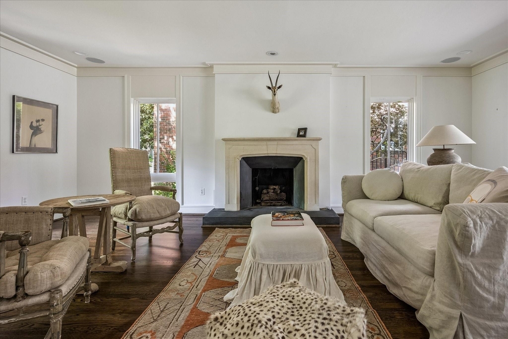 2121 Bolsover Street - Photo 3