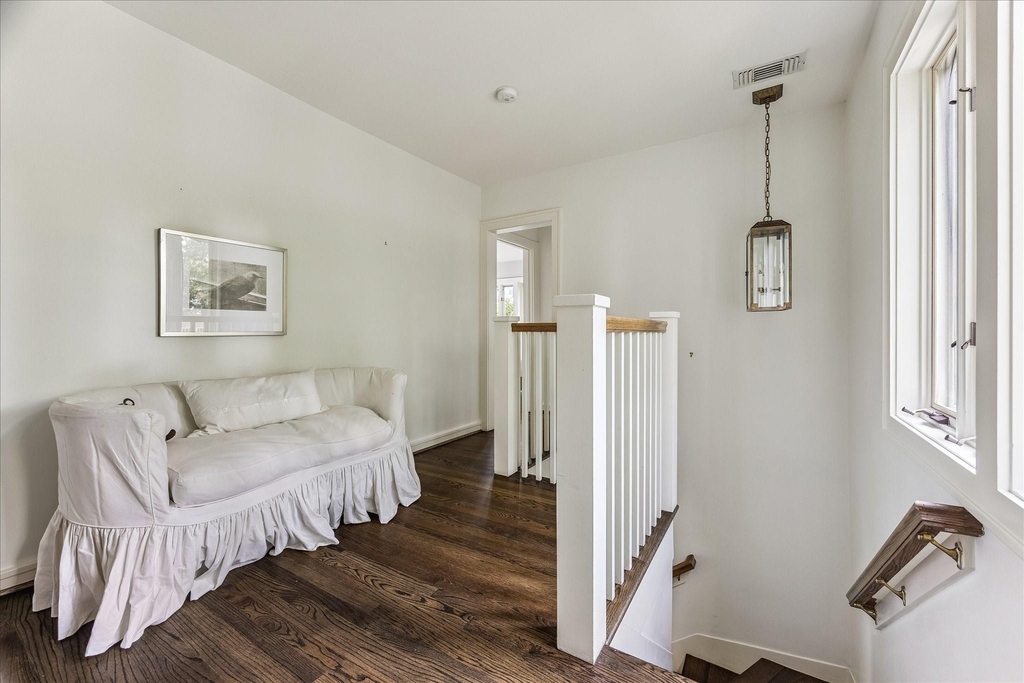 2121 Bolsover Street - Photo 20