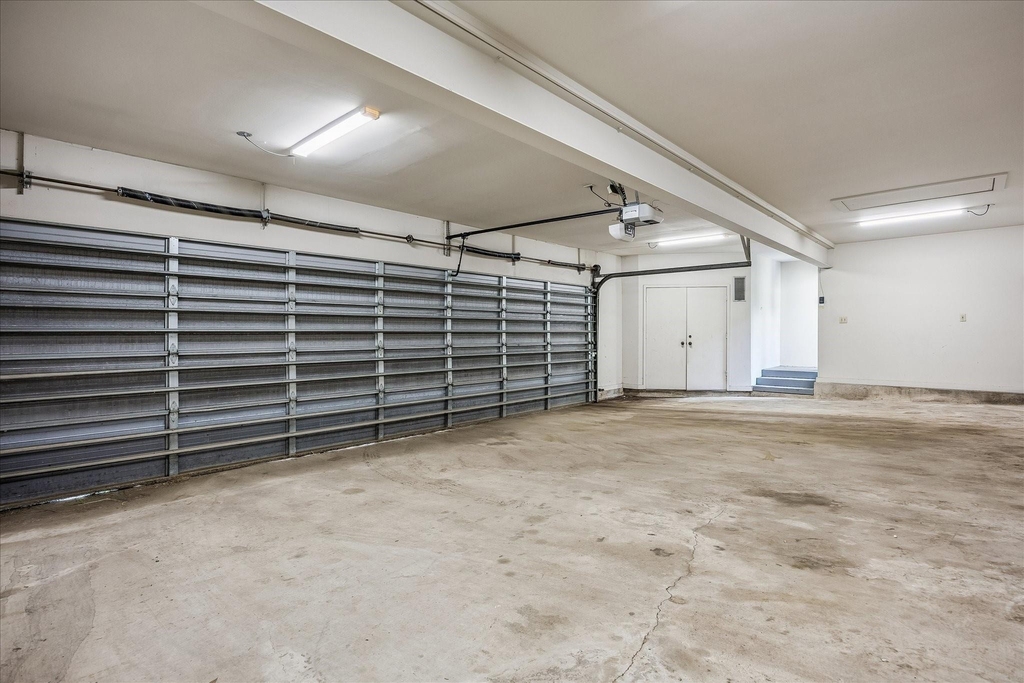 2121 Bolsover Street - Photo 37